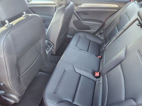 Used 2017 Volkswagen Golf Alltrack S image 23