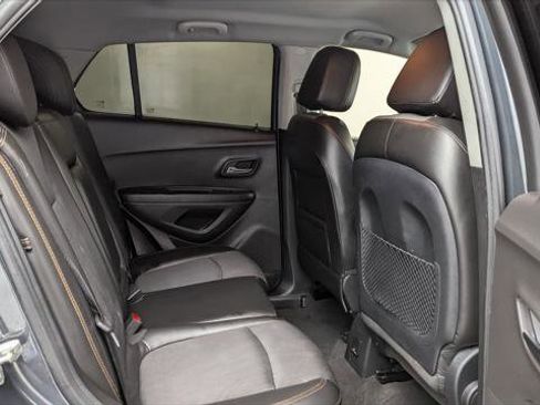 Used 2017 Chevrolet Trax LT w/ LT Convenience Package image 19