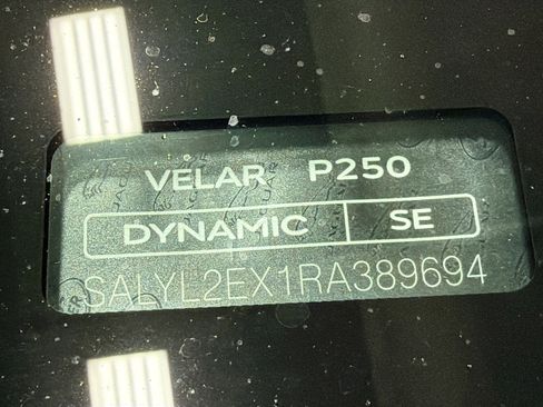 Used 2024 Land Rover Range Rover Velar Dynamic SE image 13