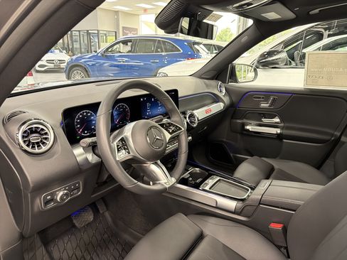 Used 2026 Mercedes-Benz GLB 250 4MATIC image 7