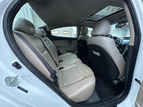 Used 2014 Hyundai Elantra Limited w/ Option Group 03 FWD image 28