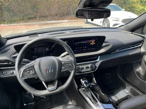 Used 2025 Buick Envista Sport Touring image 33