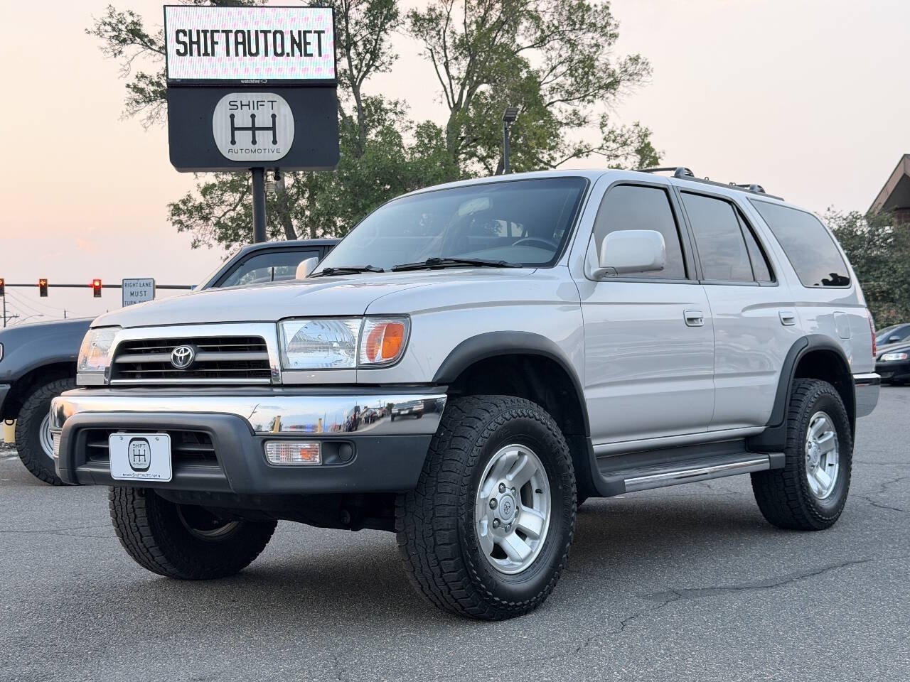Used 1999 Toyota 4Runner SR5 w/ Upgrade Value Pkg 4 AWD/4WD image 1