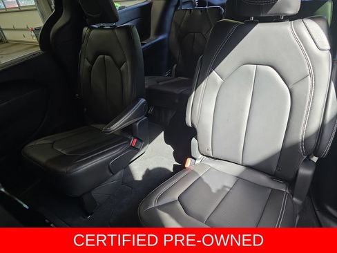 Used 2026 Chrysler Pacifica Select AWD/4WD image 15