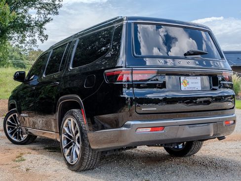 Used 2022 Jeep Wagoneer Series III w/ Premium Group I AWD/4WD image 3