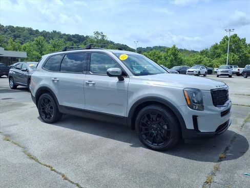Used 2021 Kia Telluride EX w/ EX Premium Package AWD/4WD image 3