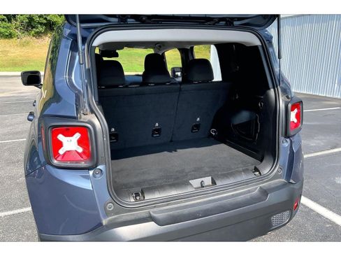 Used 2023 Jeep Renegade Trailhawk AWD/4WD image 26