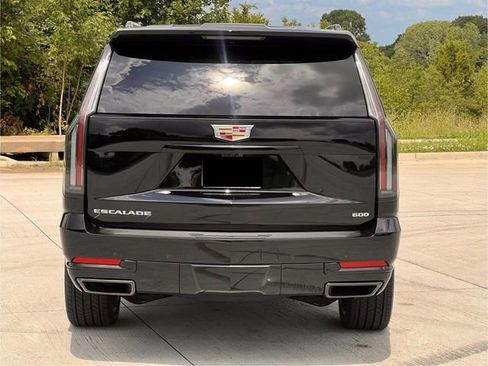 New 2026 Cadillac Escalade ESV Sport w/ Touring Package AWD/4WD image 4