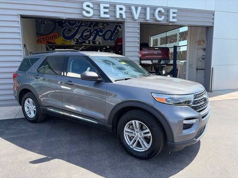 Used 2023 Ford Explorer XLT w/ Equipment Group 202A AWD/4WD image 4