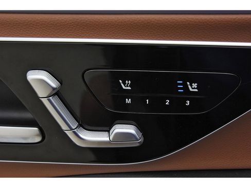 Used 2024 Mercedes-Benz E 350 4MATIC Sedan image 22