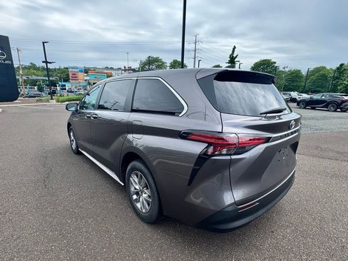 Used 2022 Toyota Sienna LE FWD image 7