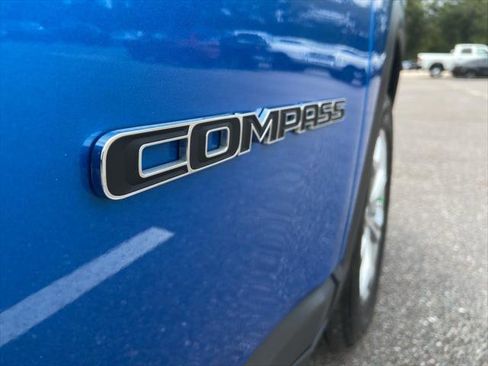 Certified 2025 Jeep Compass Latitude image 13