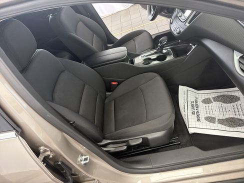 Used 2025 Chevrolet Malibu LT FWD image 13