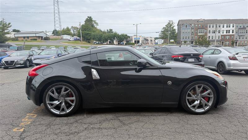 Used 2014 Nissan 370Z Coupe w/ Sport Package RWD image 3