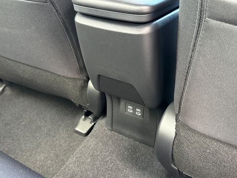 New 2027 Toyota Prius LE FWD image 18