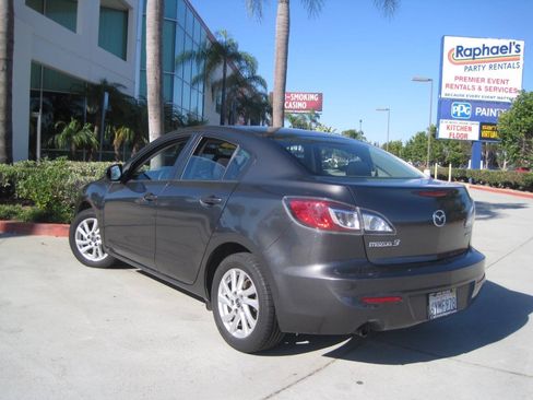 Used 2013 MAZDA MAZDA3 i Touring FWD image 11
