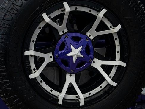 Used 2018 Jeep Wrangler Unlimited Sahara image 27