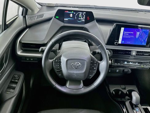 Used 2025 Toyota Prius LE FWD image 18