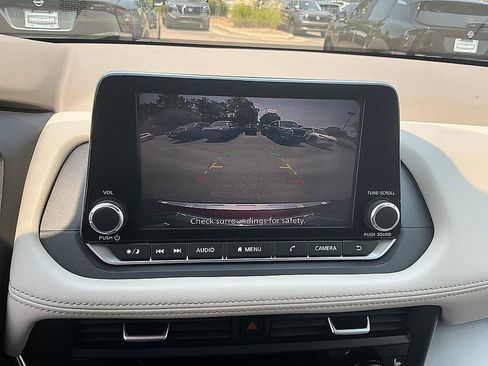 Certified 2023 Nissan Rogue SV w/ SV Premium B Package FWD image 17