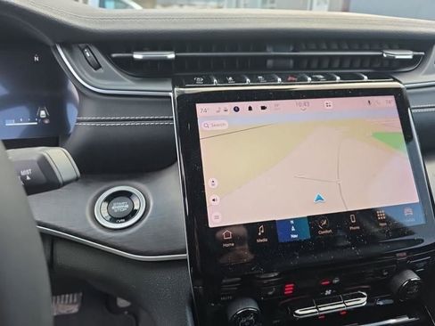 Used 2023 Jeep Grand Cherokee Limited image 8