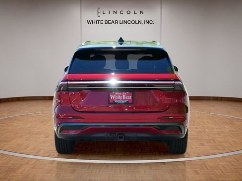 Used 2025 Lincoln Nautilus Reserve AWD/4WD image 6
