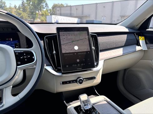 New 2026 Volvo XC90 T8 Ultra w/ Protection Package Premier AWD/4WD image 9