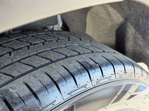 Used 2023 Nissan Rogue SV image 45