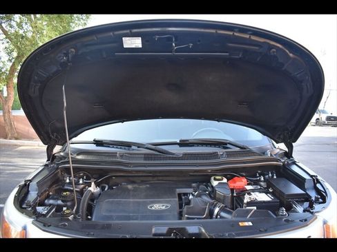 Used 2015 Ford Explorer XLT w/ Equipment Group 202A FWD image 39