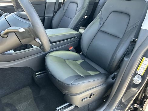 Used 2024 Tesla Model Y Long Range AWD/4WD image 20