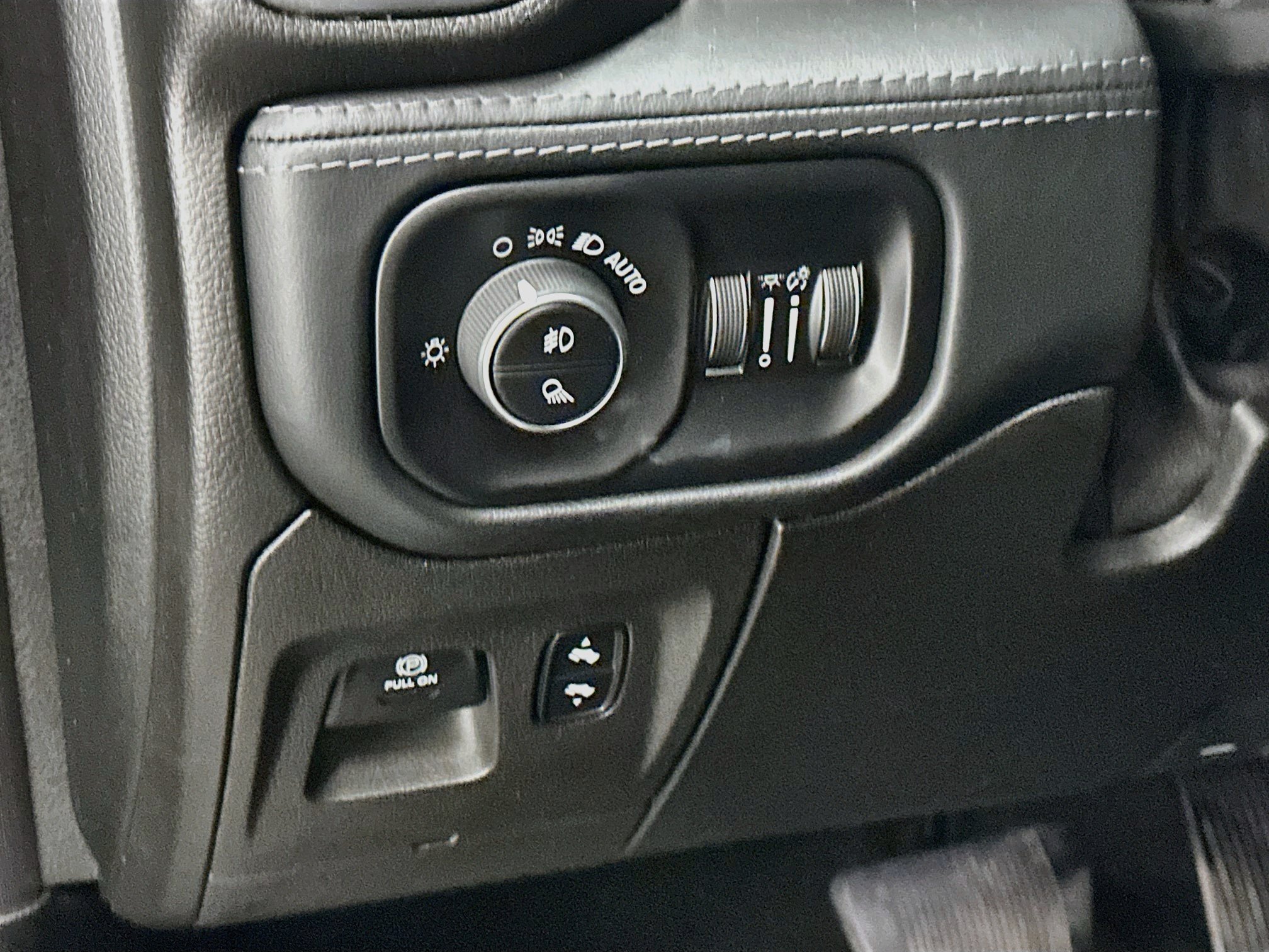 Used 2019 RAM 1500 Limited AWD/4WD image 17
