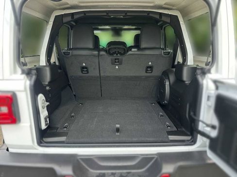 New 2026 Jeep Wrangler Unlimited Sahara AWD/4WD image 19