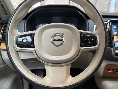 Used 2021 Volvo XC90 T6 Momentum w/ Advanced Package image 17