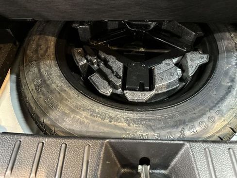 Used 2017 Subaru Crosstrek 2.0i Premium image 28