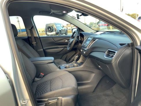 Used 2021 Chevrolet Equinox LT image 16