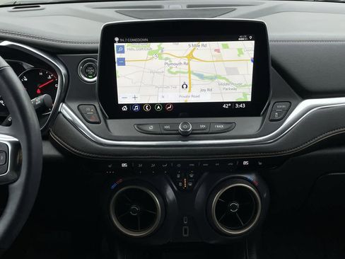 Used 2023 Chevrolet Blazer Premier image 13