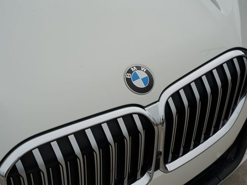 Used 2020 BMW 740i xDrive w/ Cold Weather Package image 7