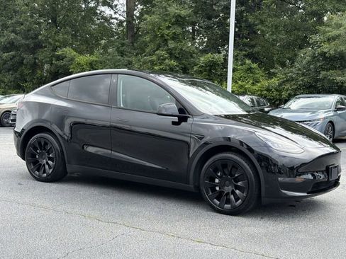 Used 2023 Tesla Model Y AWD image 8