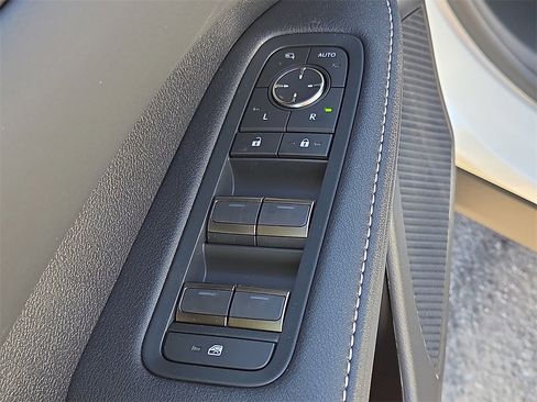 New 2026 Lexus RX 350h w/ Convenience Package image 17