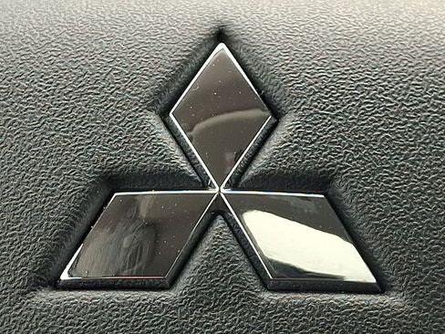 New 2026 Mitsubishi Outlander SE image 11