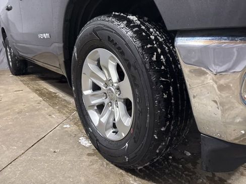 Used 2024 RAM 1500 Laramie AWD/4WD image 17