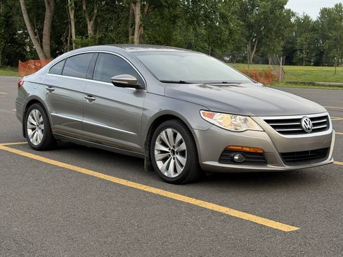 Used 2009 Volkswagen CC Sport FWD image 1