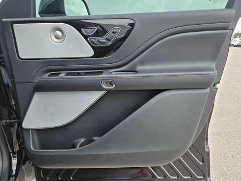 Used 2023 Lincoln Aviator Reserve w/ Equipment Group 201A image 29