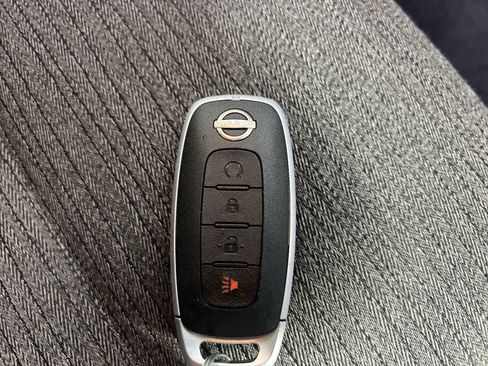 Used 2023 Nissan Rogue SV AWD/4WD image 35