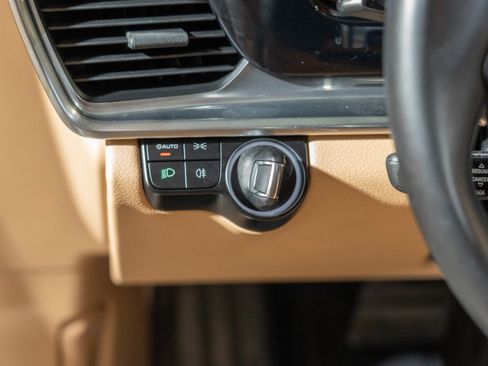 Certified 2023 Porsche Panamera image 23