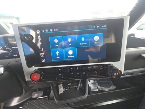 New 2025 Chevrolet Brightdrop 600 image 17