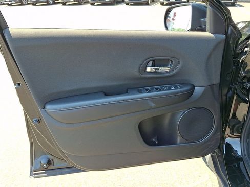 Used 2020 Honda HR-V LX image 13