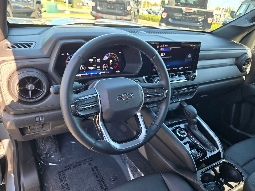 Used 2025 Chevrolet Colorado Trail Boss AWD/4WD image 9