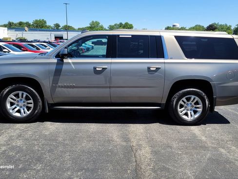 Used 2017 Chevrolet Suburban LT AWD/4WD image 3