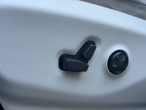 Used 2017 Chrysler Pacifica Limited FWD image 20