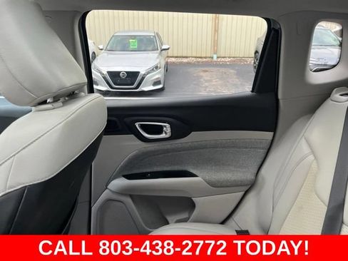Used 2022 Jeep Compass Latitude w/ Sun and Sound Group FWD image 16